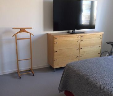 Helle, attraktiv eingerichtete 2 Zimmer-Wohnung in Wilmersdorf - Photo 4