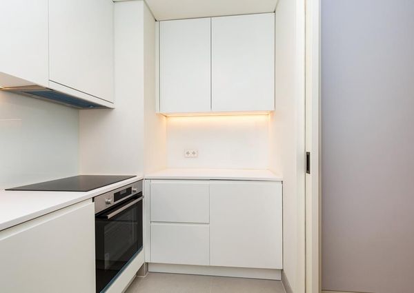 2 Bedroom Apartment with a view, Largo do Rato, Lisboa