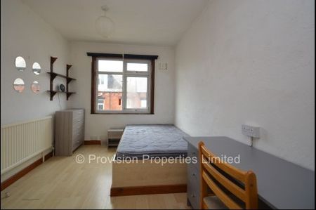 8 Bedroom Student Accommodation - Photo 2