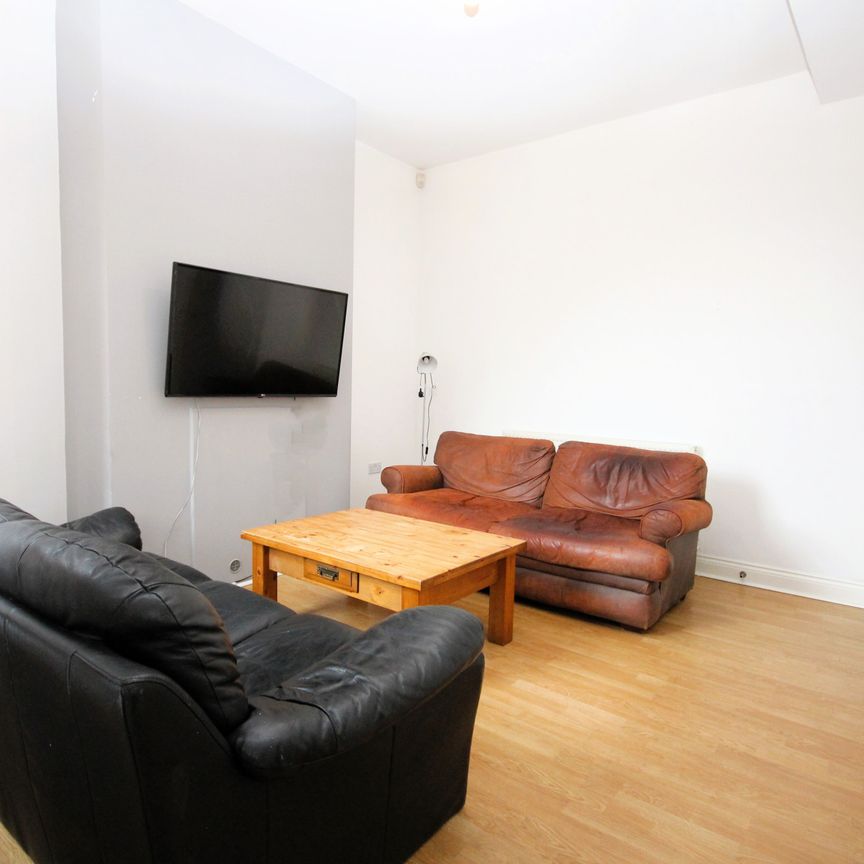 Shelley Road, Preston - Photo 1