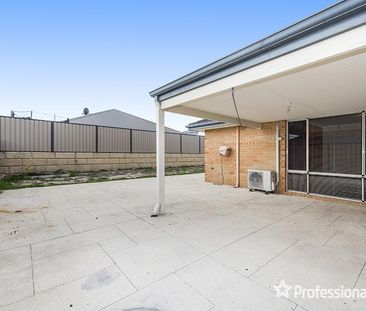 33 Calneggia Drive, Byford WA 6122 - Photo 2