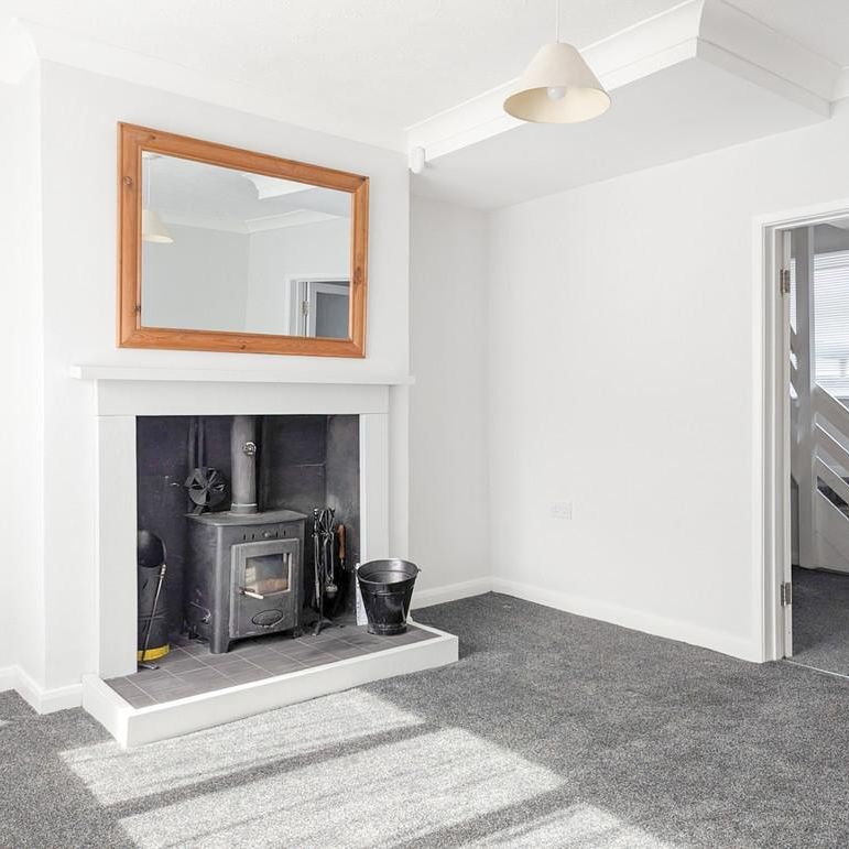 2 bedroom terraced house to rent - Photo 1