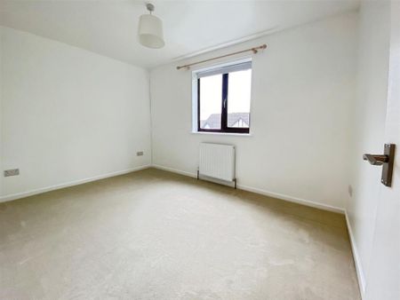 2 bedroom end of terrace house to rent - Photo 3