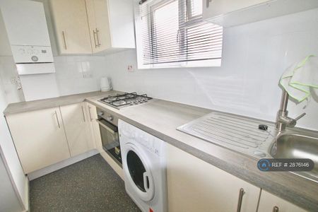 1 bedroom flat to rent - Photo 5
