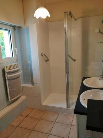 Location Appartement 2 pièces 51m² - Photo 5