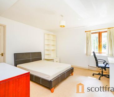 3 bedroom flat to rent - Photo 6