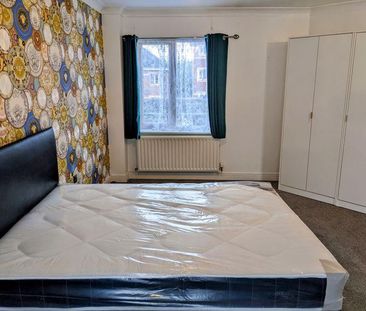 3 bedroom semi-detached house to rent - Photo 5