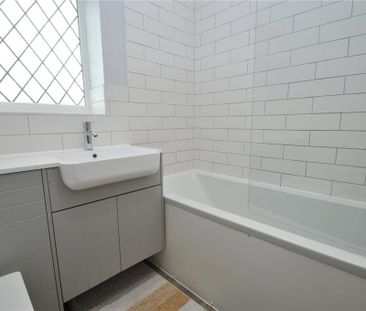 2 bedroom semi-detached house to rent - Photo 5