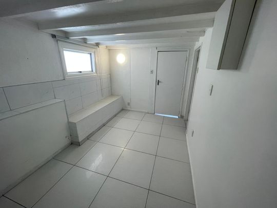 NEW WINDSOR, 4 BEDROOMS - Photo 1