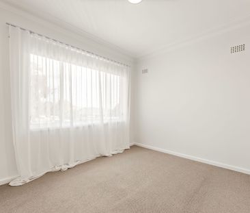 Coastal Sophistication & Contemporary Style - Photo 4