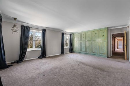 Nr Old Harlow, Essex - Photo 4