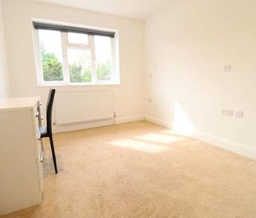 Edgwarebury Lane, Edgware, Middlesex, HA8 - Photo 6