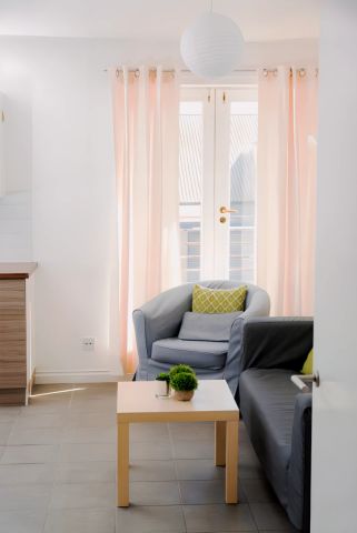 Standard 3 Bed Flat - Photo 2