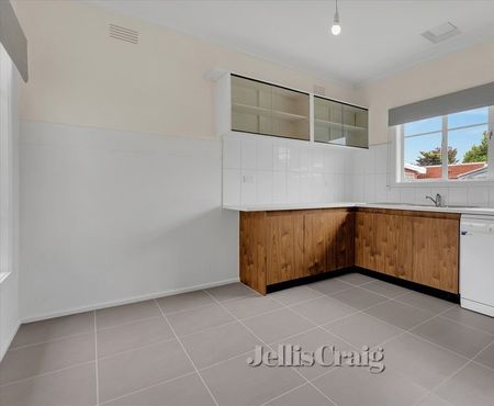 31 Myrtle Grove, Altona - Photo 4