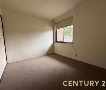 A Comfortable Start in a Handy Location - Photo 3