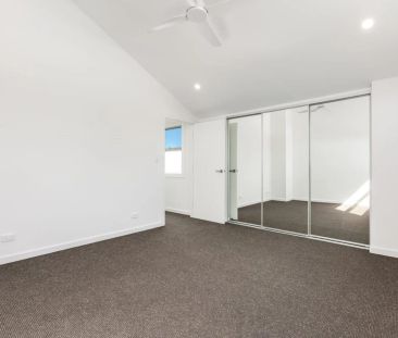 Stylish Three Bedroom 2 Storey Home in the Leafy Suburb St Morris - Photo 6