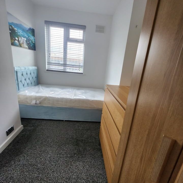 Room in a Shared Flat, Imperial Drive, HA2 - Photo 1