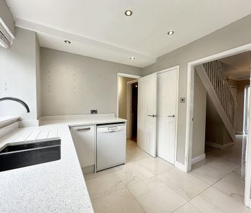 3 bedroom semi-detached house to rent - Photo 4