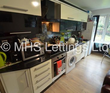 3 Bedroom Ground Floor Flat for rent in The Poplars - Photo 5