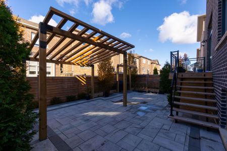 For Lease - 415 North Park Boulevard, Oakville, Ontario - Photo 2