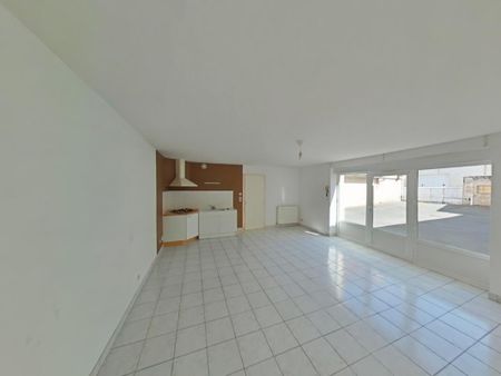 Location Appartement 2 pièces 54m² CHAUVIGNY 86300 - Photo 2