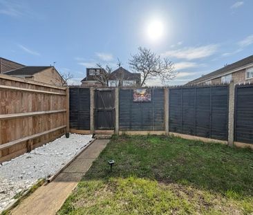 3 bedroom terraced house to rent - Photo 4