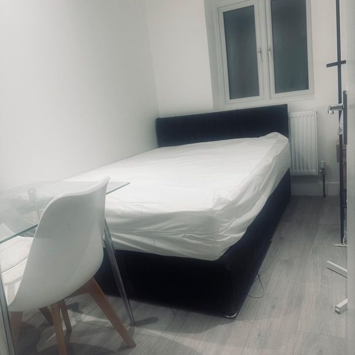 5 Bed Semi-Detached House, Hill House Road, SW16 - Photo 1