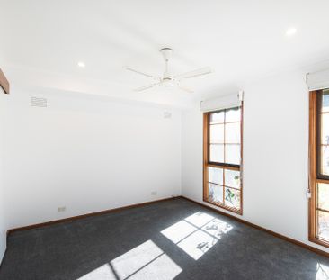 18 Moore Street, Brighton East VIC 3187 - House For Rent | Domain - Photo 3