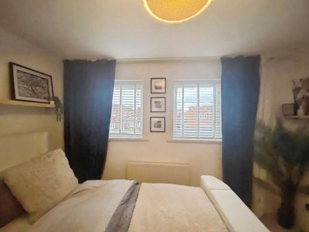 2 bedroom semi-detached house to rent - Photo 3