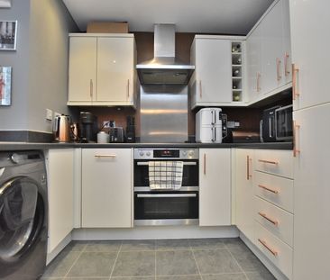 2 bedroom flat to rent, - Photo 2