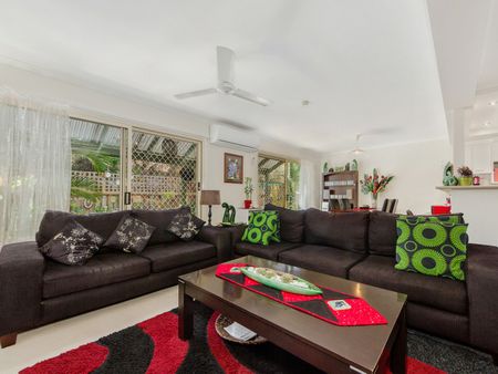 26 1-5 Santa Cruz Boulevard, Clear Island Waters QLD 4226 - House For Rent | Domain - Photo 2