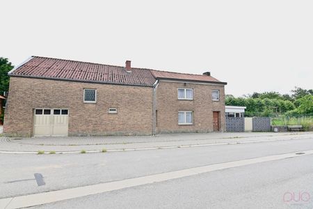 Hoevewoning met 3 slaapkamers en 2 garages, met zuidoost gerichte tuin - Foto 2