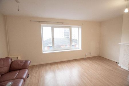 3 bedroom flat to rent - Photo 3