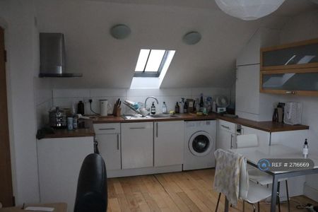1 bedroom flat to rent - Photo 5