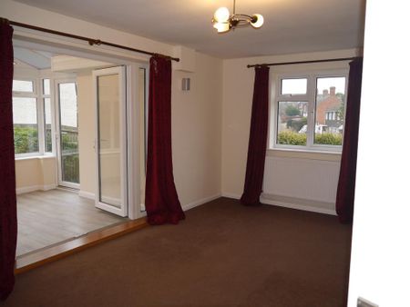3 bedroom semi-detached house to rent - Photo 3