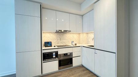 For Lease - 8 Interchange Way Unit# 3915, Vaughan, Ontario - Photo 4