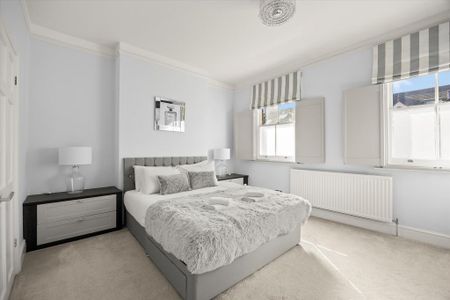 5 bedroom end of terrace house to rent - Photo 4