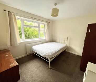 4 bedroom terraced house to rent - Photo 6