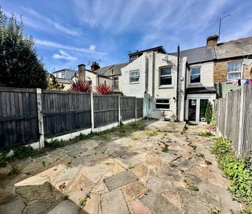 2 bedroom terraced house to rent - Photo 5