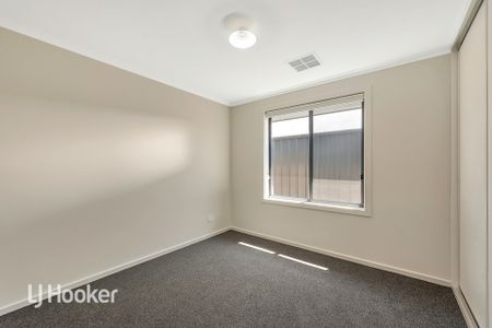 Brand New Living - Photo 3