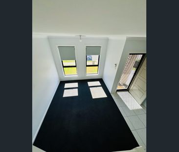 Elegant 3-Bedroom Home Offering Comfort and Convenience - Photo 6