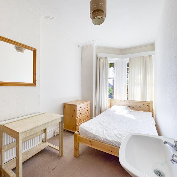 1 bedroom in a house share to rent - Photo 1