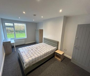 3 bedroom private hall to rent - Photo 5