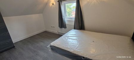 7 bedroom house of multiple occupation to rent - Photo 2