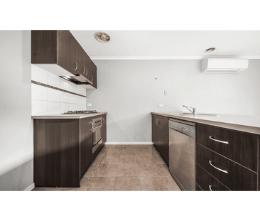 Modern & Comfortable Family Living in Hunt Club Estate - Photo 6