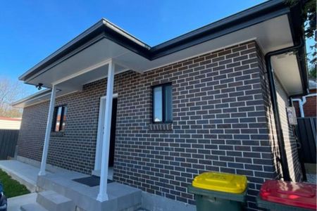 Ultra Modern 2 Bedroom Home - Photo 4