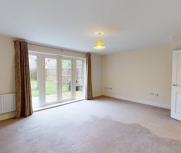 4 bedroom semi-detached house to rent - Photo 2