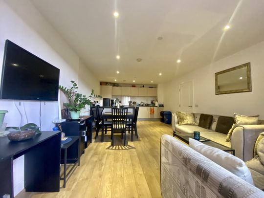 Room in a Shared Flat, Moro Apartments, E14 - Photo 1