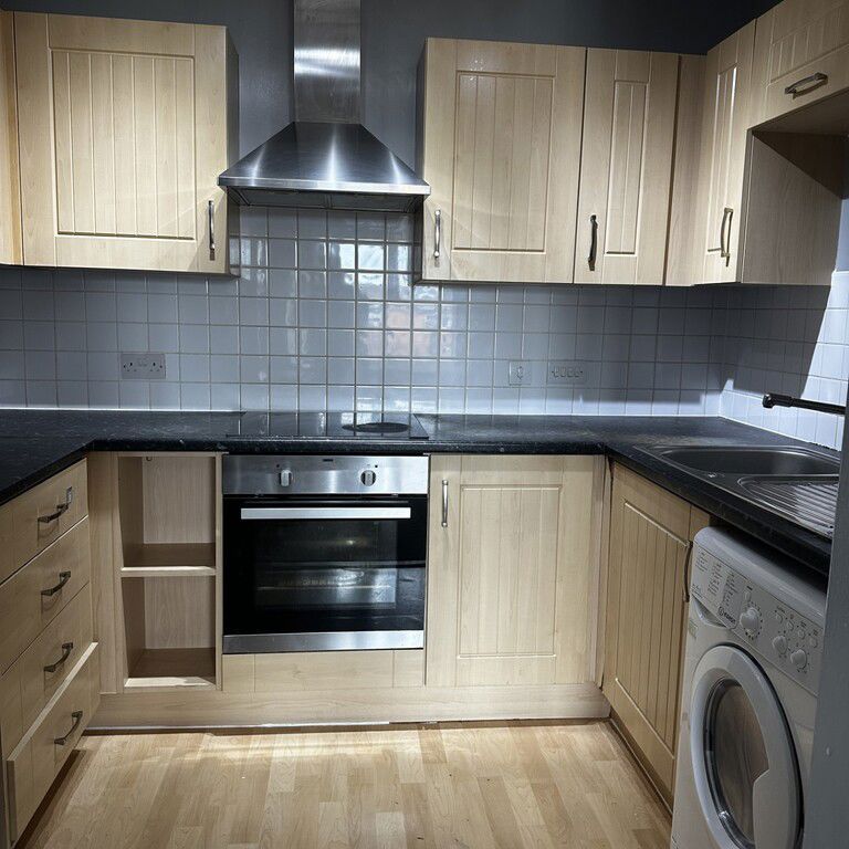 Caister Hall Apartment 33, Coventry - Photo 1