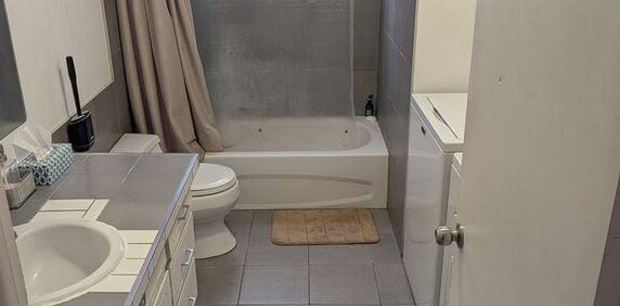 Grand 4½ à Louer – Saint Jérôme - Photo 2